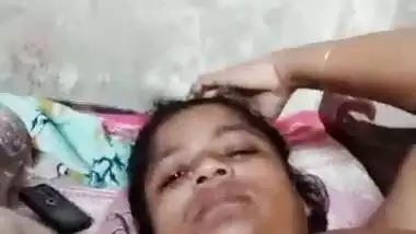 Cheating Bhabhi has fun with her house owner