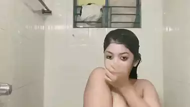Bangladeshi TikToker nude bath viral exclusive video