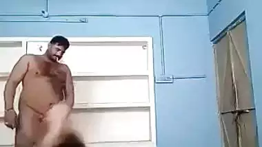 MMS video of mature Bhabhi having XXX affair with fat Desi neighbor