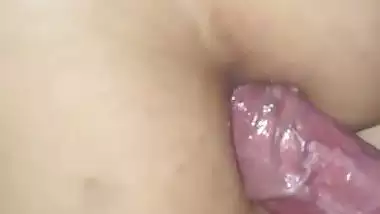 18-year-old Delhi girl enjoys anal sex with her lover