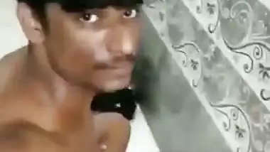 Young guy fucks his GF’s tight pussy in Tamil sex video