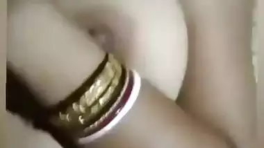 Man presses desi lady’s tight boobs in Bangla sex video