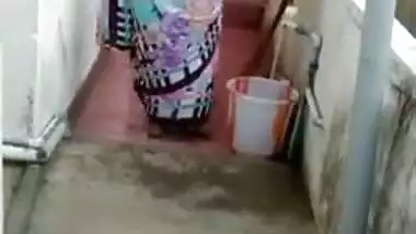 Flashing to neighbor desi aunty